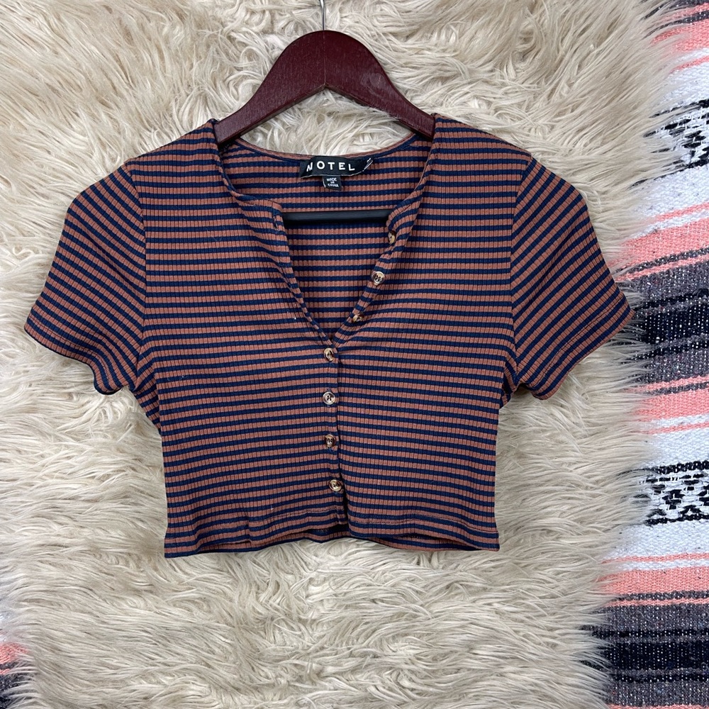 Motel Rocks • 90s Button Crop • Brown+Black • M